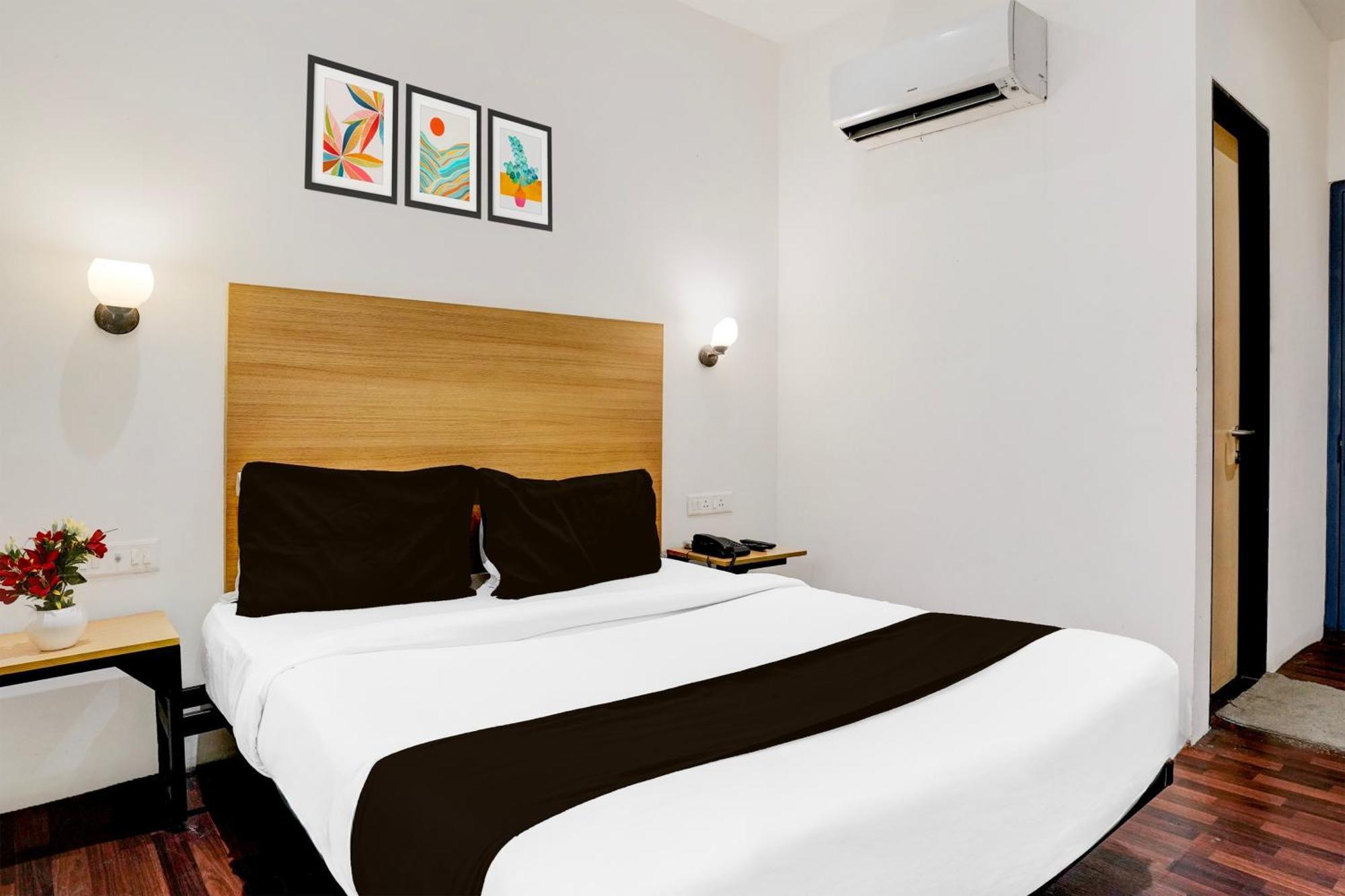Super Townhouse Pbg Mall Vashi Turambhe 外观 照片