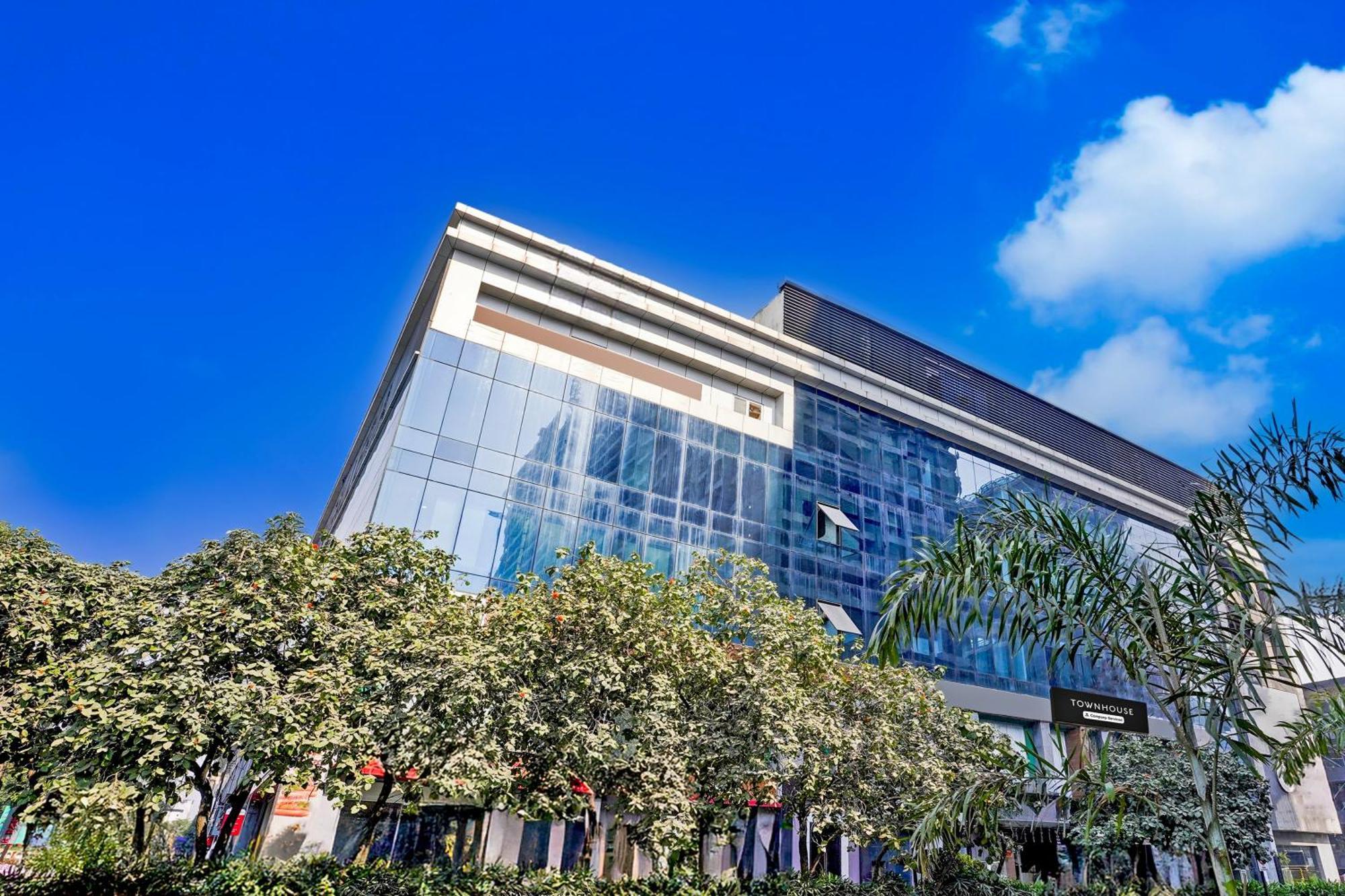 Super Townhouse Pbg Mall Vashi Turambhe 外观 照片
